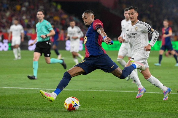 英超：曼联客场2-1战胜莱斯特城